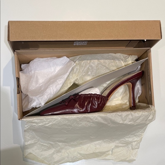 *NEW* Dolce Vita Kairi Cranberry Crinkle Patent Sandal Heels - Picture 2 of 13